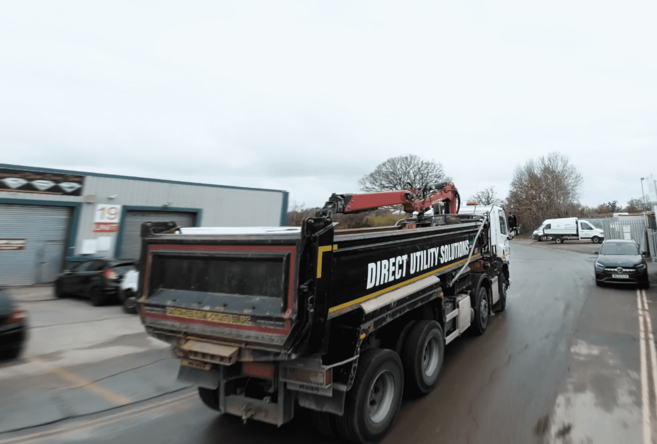 Grab Lorry Image 2